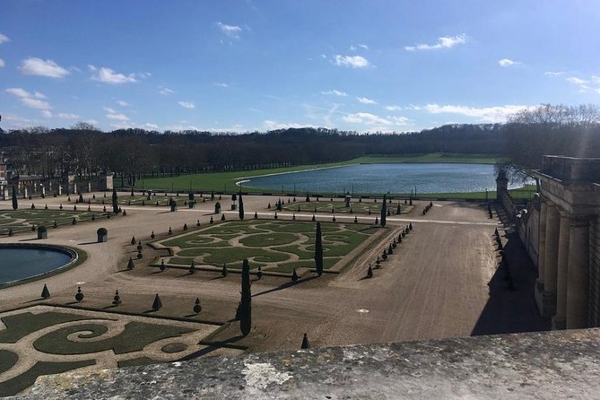Versailles Royal Palace & Gardens Private Tour by Golf Cart - Stop 1: Versailles grounds and the “get your bearings fast” moment