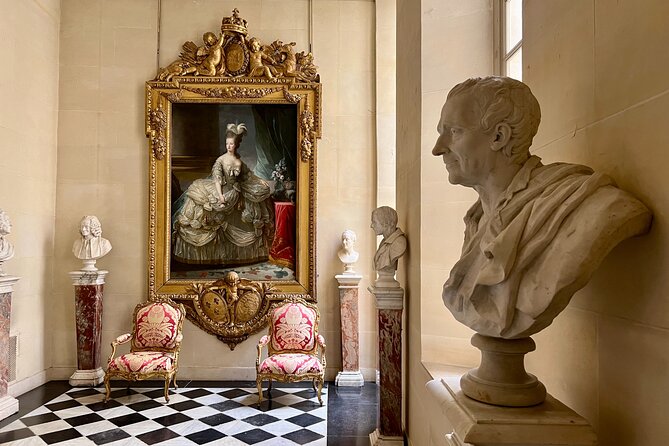 Versailles Royal Palace & Gardens with Exclusive Petit Apartments - Entering Versailles with a Max of Six at 9:00 am