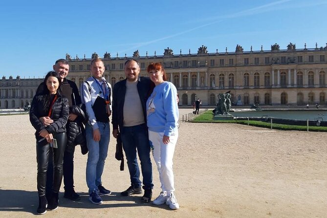 Versailles: Semi-Private Guided Tour with Train - Semi-private group style: up to 10, headphones included