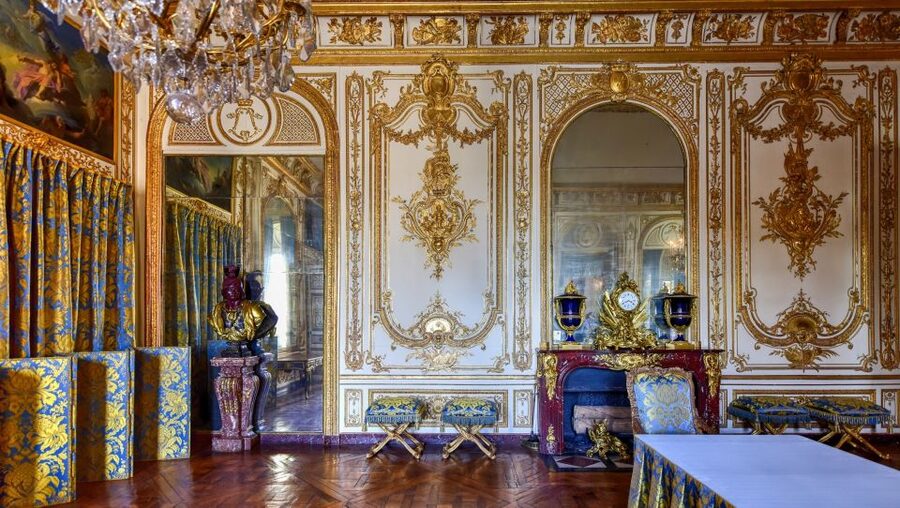 Versailles: Skip-the-Line Day Tour & Transfer from Paris - Inside the Palace: State Apartments, Hall of Mirrors, and the Royal Bedrooms