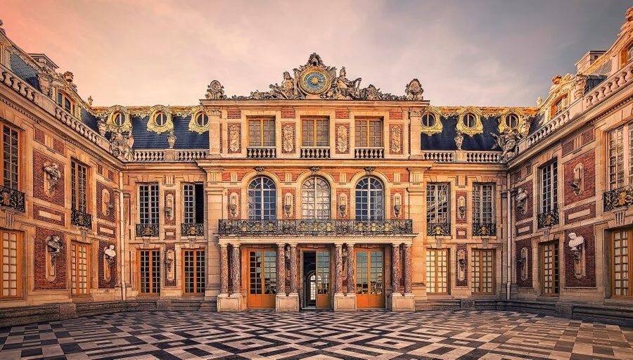Versailles: Skip-the-Line Guided Tour of Palace with Gardens - The Hall of Mirrors: when the wow becomes a story