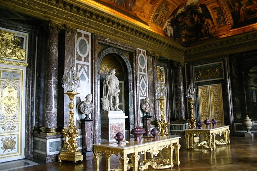 Versailles: Skip-the-Line Guided Tour of Palace with Gardens - Practical pacing inside: how to avoid getting squeezed