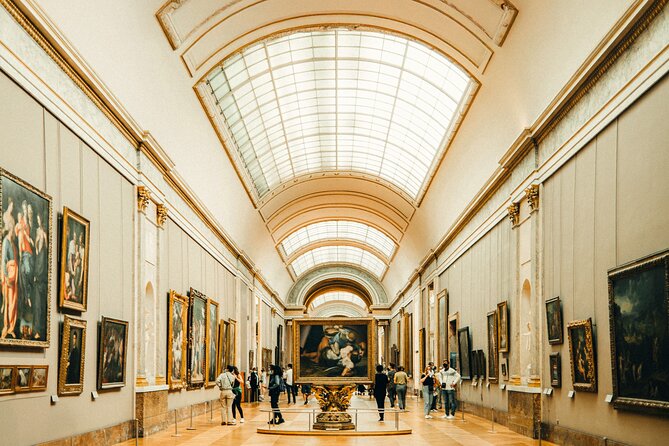 VIP Louvre Mona Lisa & Highlights Tour with Reserved Access - Mona Lisa Gallery: the crowd, the clues, and 30 minutes that count