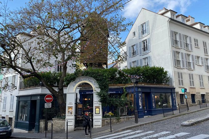VIP Paris in a Day: Montmartre, Louvre, Île de la Cité, Cruise - How the guide team keeps the day smooth (and human)