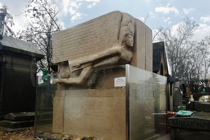 Visit to Père Lachaise Cemetery: a self-guided tour - Stop-by-Stop: Your First Big Target Inside the Cemetery