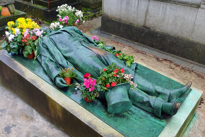 Visit to Père Lachaise Cemetery: a self-guided tour - Starting Point: Know Where to Begin so You Don’t Waste Time