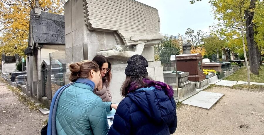 Who Killed Victor ? Escape Game at Père Lachaise Cemetery - The Guide’s Role: Stories That Don’t Kill the Fun