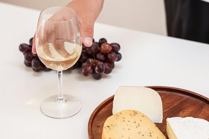 Wine & Cheese in Montmartre: A True Taste of France 6-ppl Max - Place du Tertre: Artists at Work and the Hilltop Payoff
