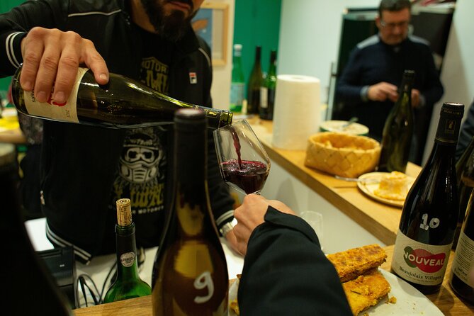 Wine Tasting in Paris right next to Père Lachaise & l'Atelier des lumières - Practical Tips for Your Hour in the Glass