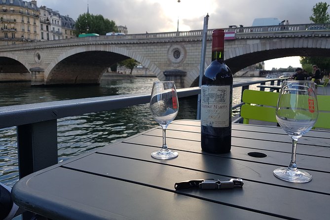 Wine tasting Paris Saint Germain des Pres - Hosts in action: Jérôme, Thibault, Alain, and the best kind of storytelling