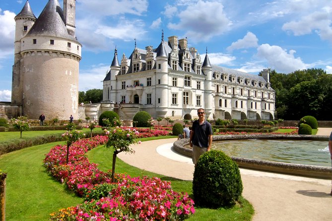 Wine tasting tour in Loire Valley with castle visits and lunch - Château de Chenonceau: Over-the-Water Beauty That Feels Like Theater