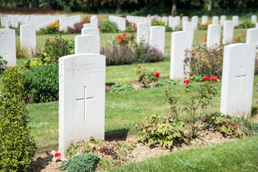 WWI Somme Battlefields Day Trip from Paris - Notre-Dame Cathedral of Amiens: the rare reset after the Somme