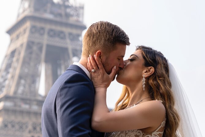 Your best pictures in Paris 1h Private photoshoot - Private-Session Value for Couples, Proposals, and Families