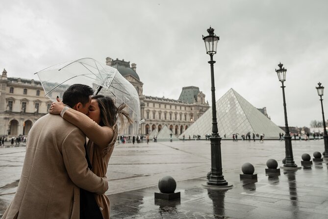 Your Photoshoot in Paris - Posing that feels natural: the secret sauce for real photos