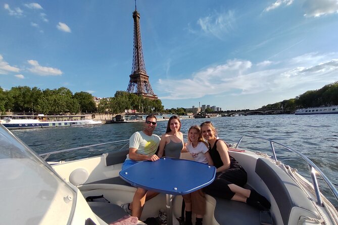 Your Private boat Captain Guide Explore Historical Paris - Private Seine Cruise for Up to 7: Why the Small Group Matters